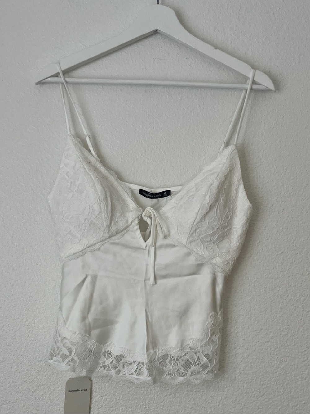 Abercrombie NWT Bra-Free Bella Lace Trim Satin Cami Top White M Coquette Corset